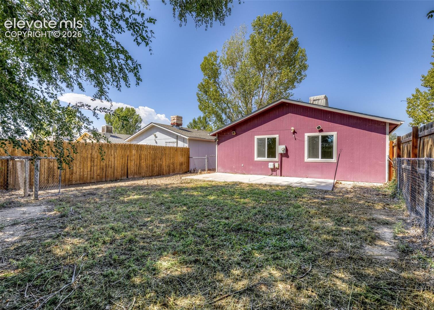 Listing photo 25 for 2906 Winnipeg Street