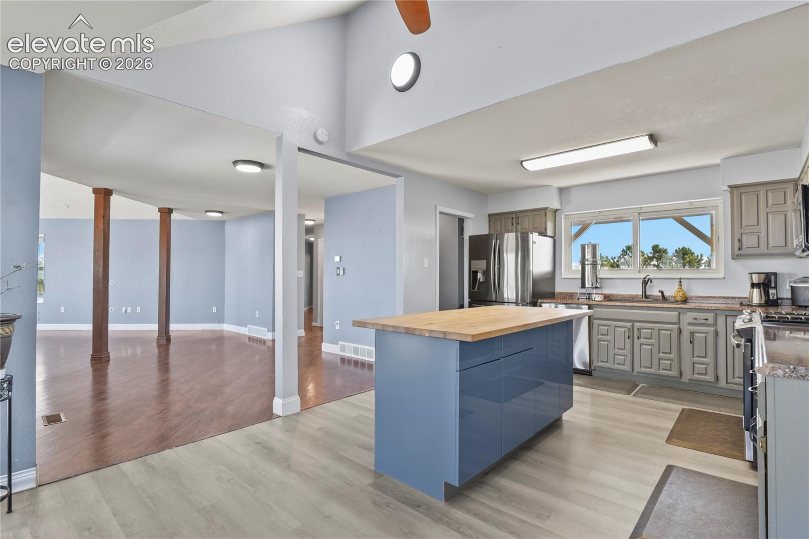 Listing photo 11 for 13550 Whistling Hills Lane