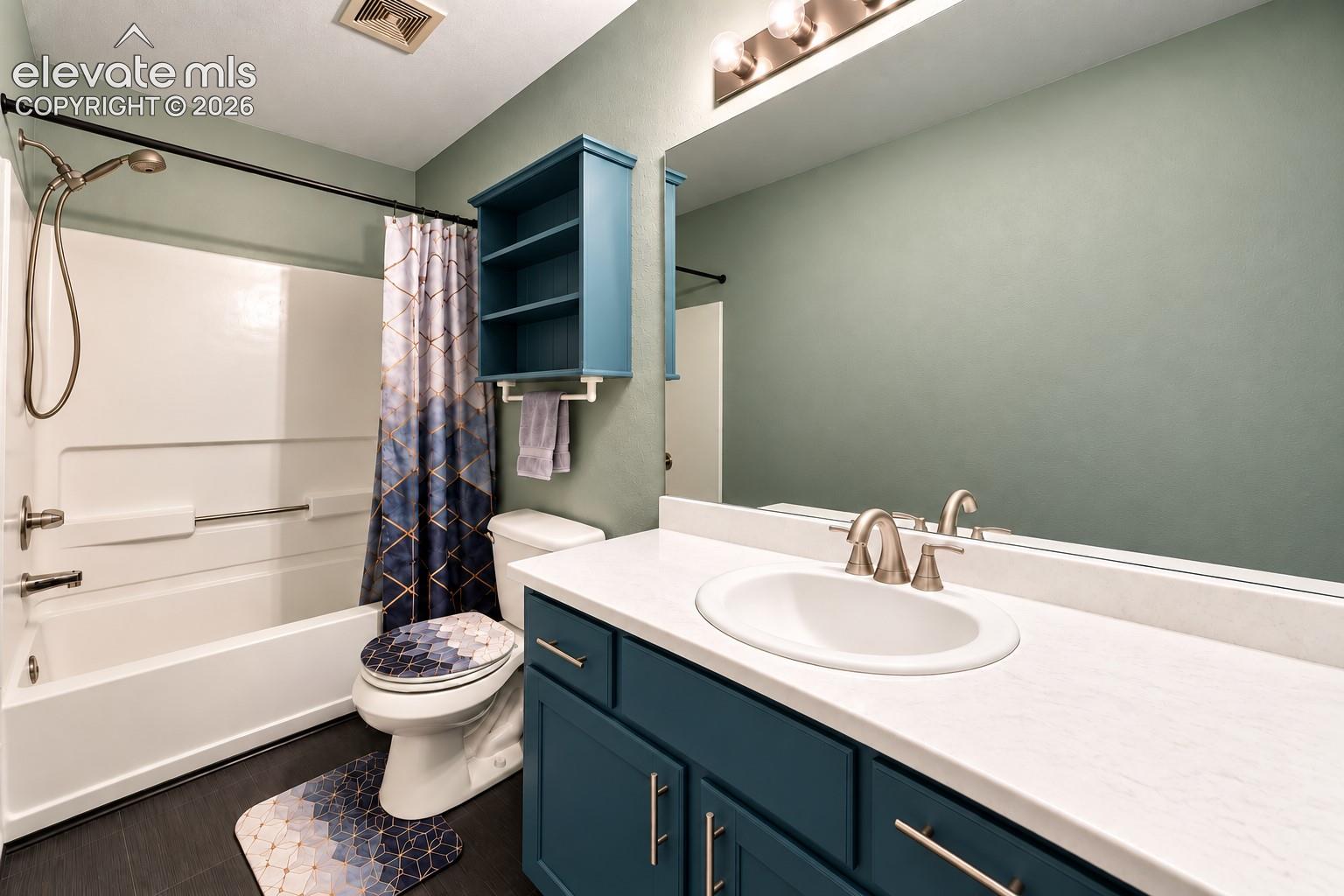 Listing photo 14 for 1395 Legend Oak Drive
