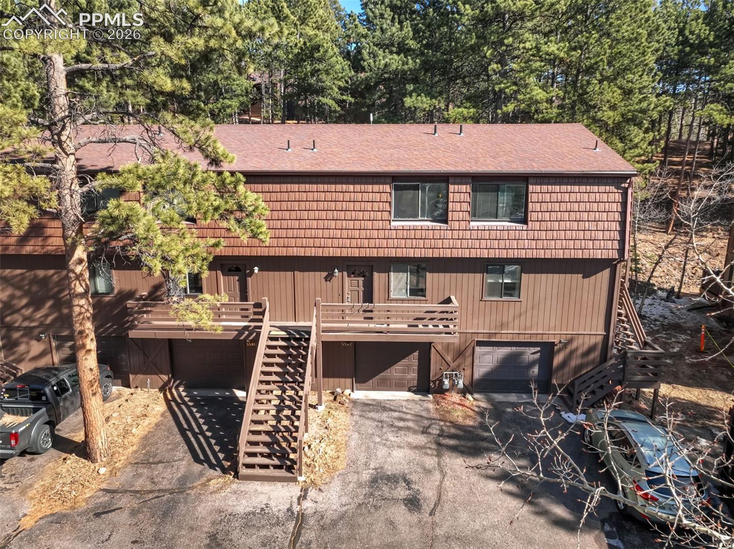 Listing photo 32 for 554 Manor Court C