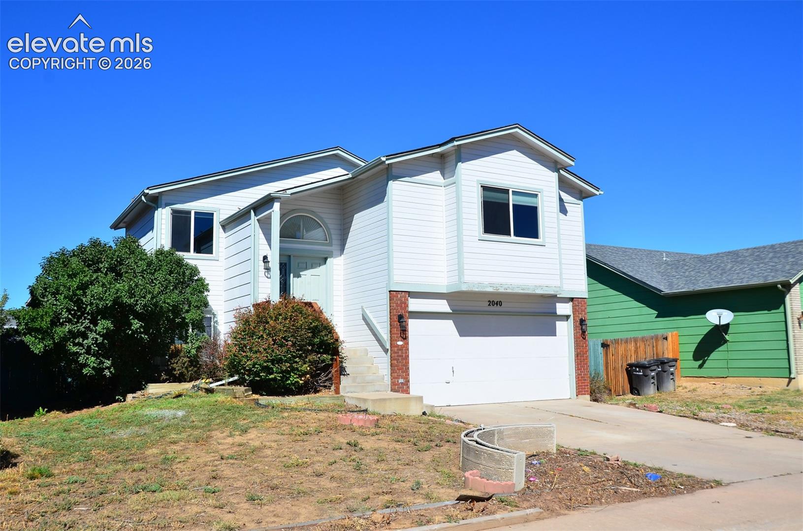 Listing photo 2 for 2040 Fairweather Way
