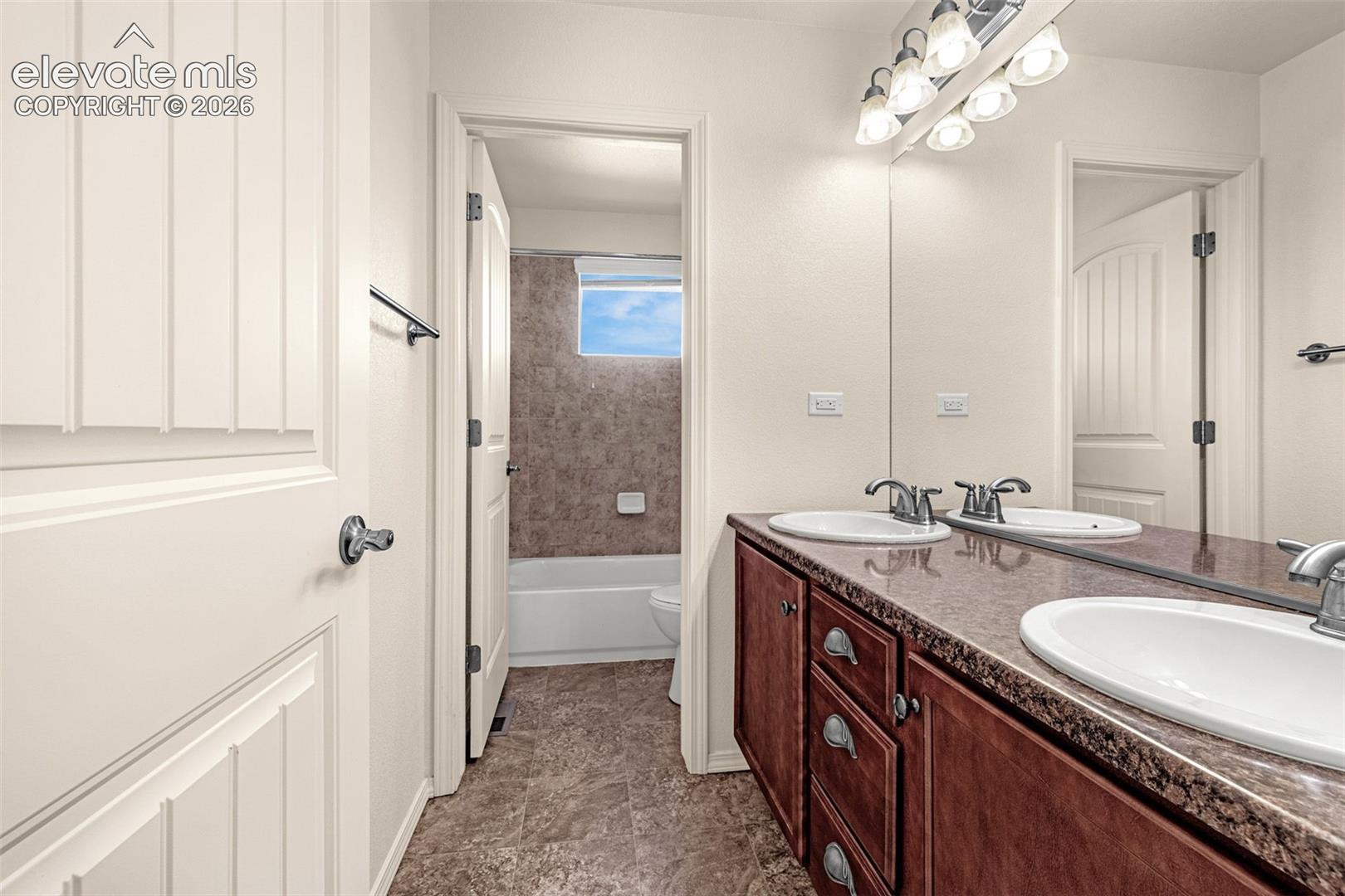 Listing photo 9 for 5917 Fergus Drive