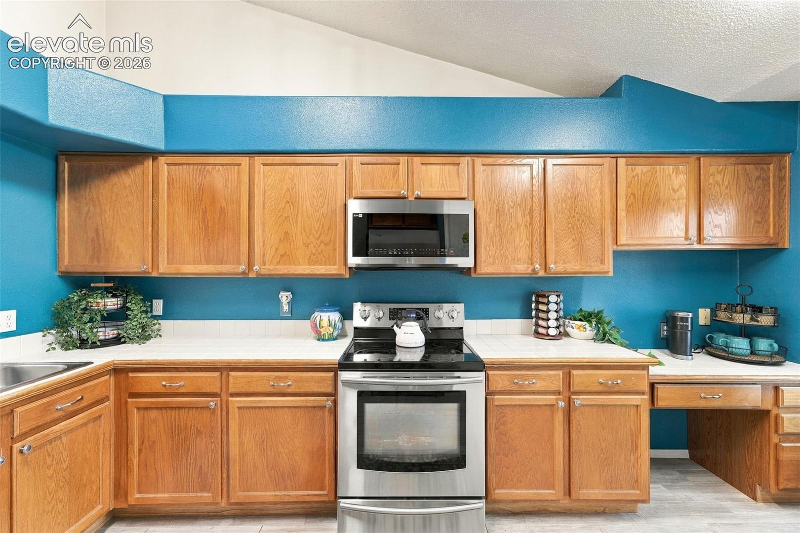 Listing photo 11 for 8140 Radcliff Drive