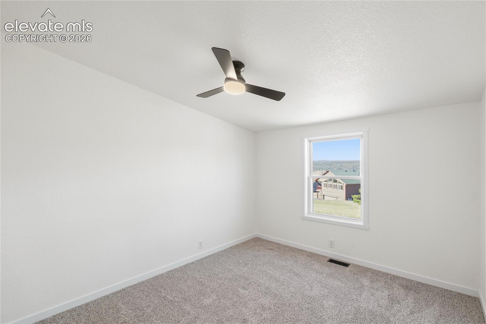 Listing photo 23 for 131 Dillon Lane