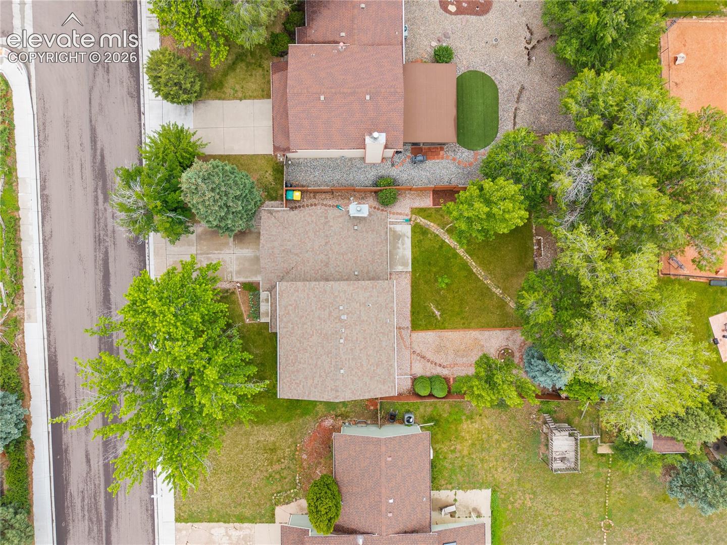 Listing photo 31 for 2998 Westcliff Circle