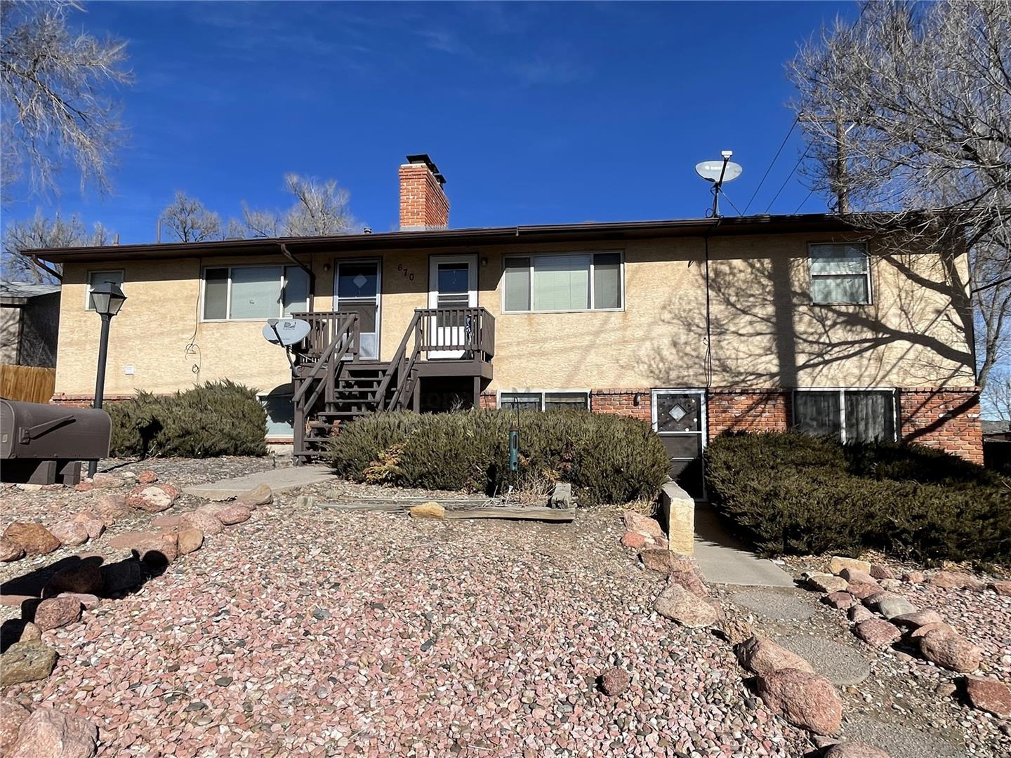 670 Van Buren Street