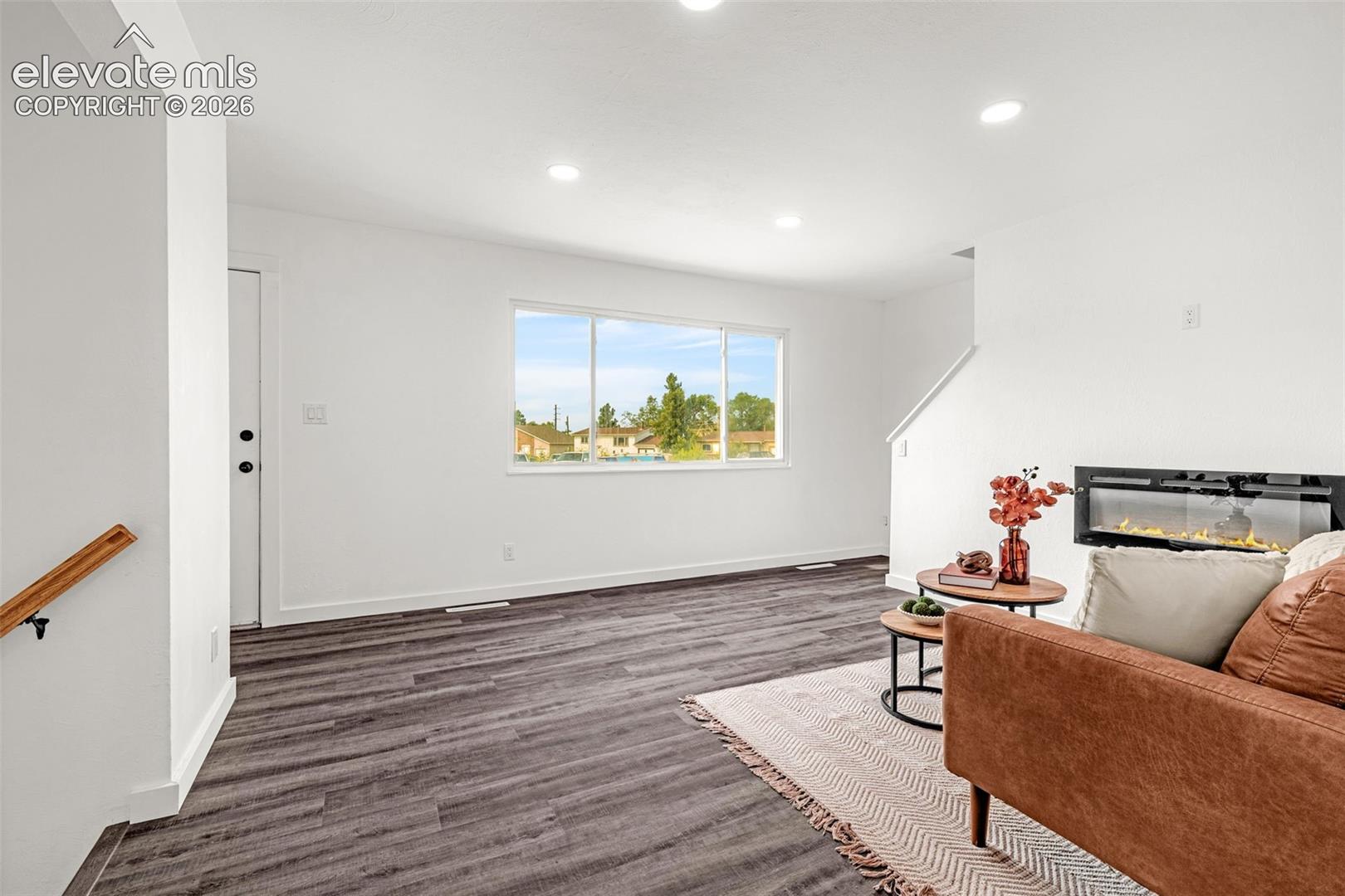 Listing photo 4 for 1375 Bonita Drive