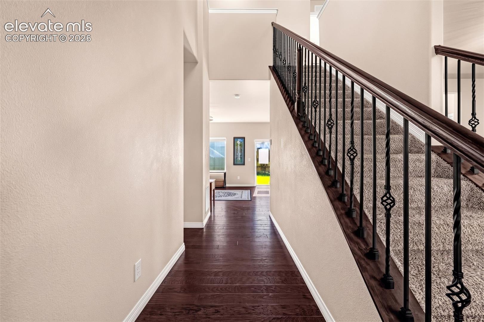 Listing photo 3 for 6607 Lamine Drive