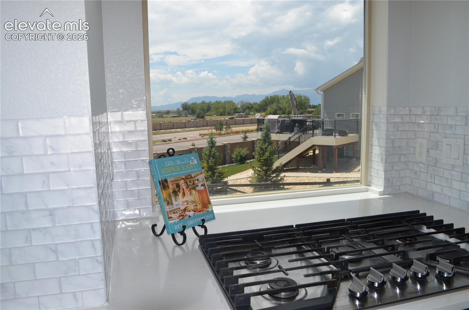 8739 Tranquil Knoll Lane, photo 2