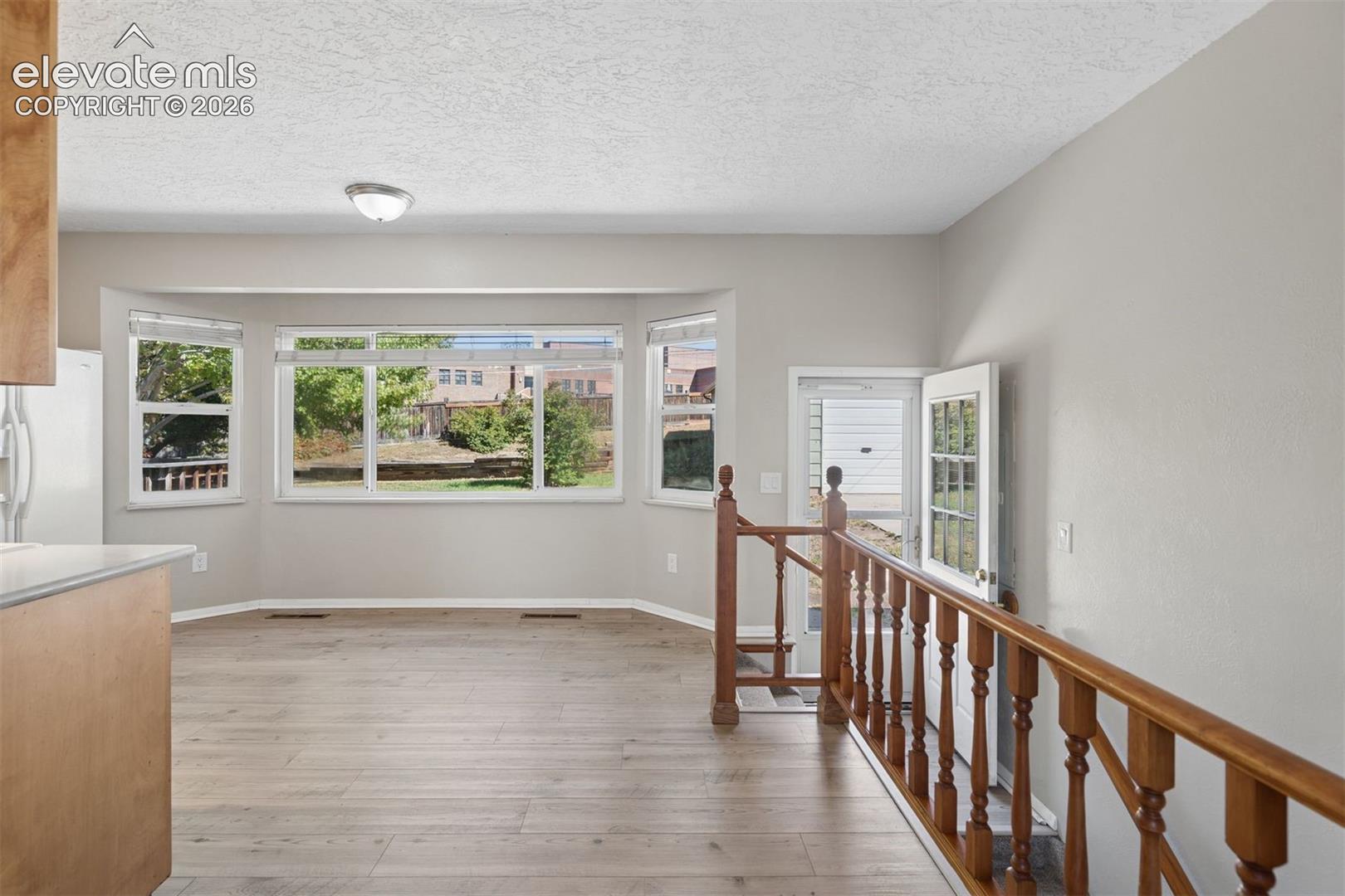 Listing photo 13 for 408 Elmwood Drive