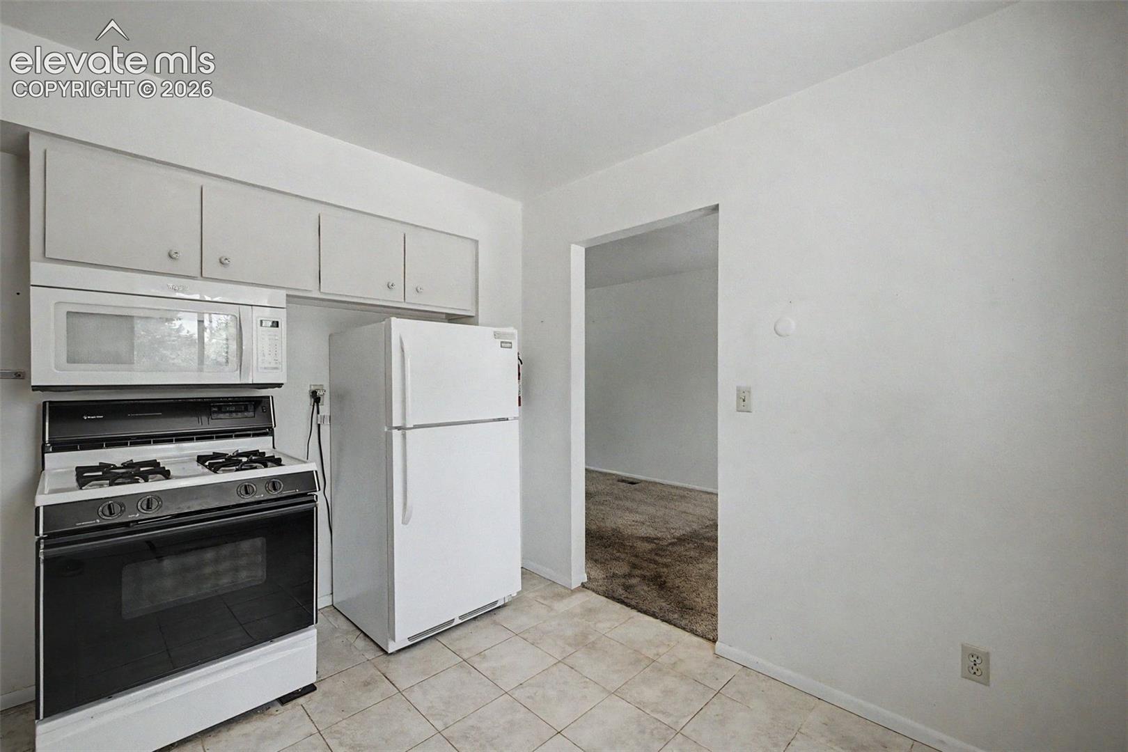 Listing photo 22 for 712 Lansing Drive