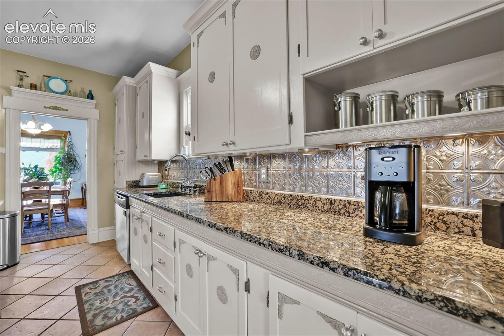 Listing photo 18 for 1302 E Platte Avenue