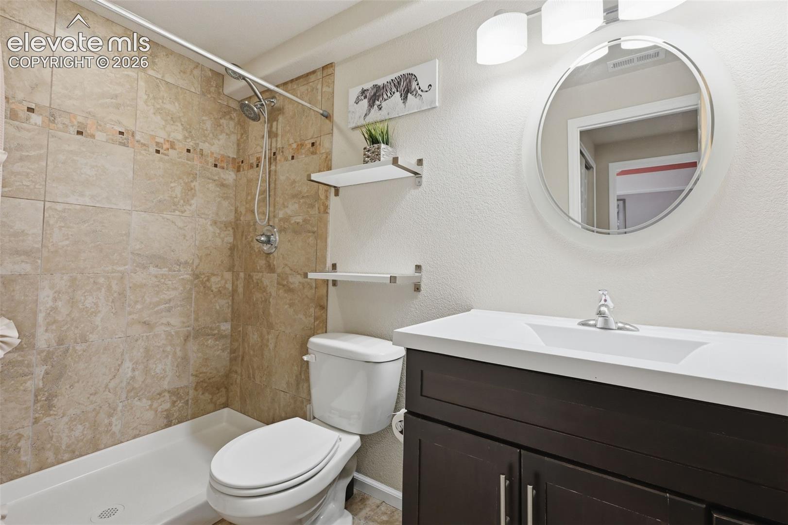 Listing photo 19 for 8929 Celebrity Court