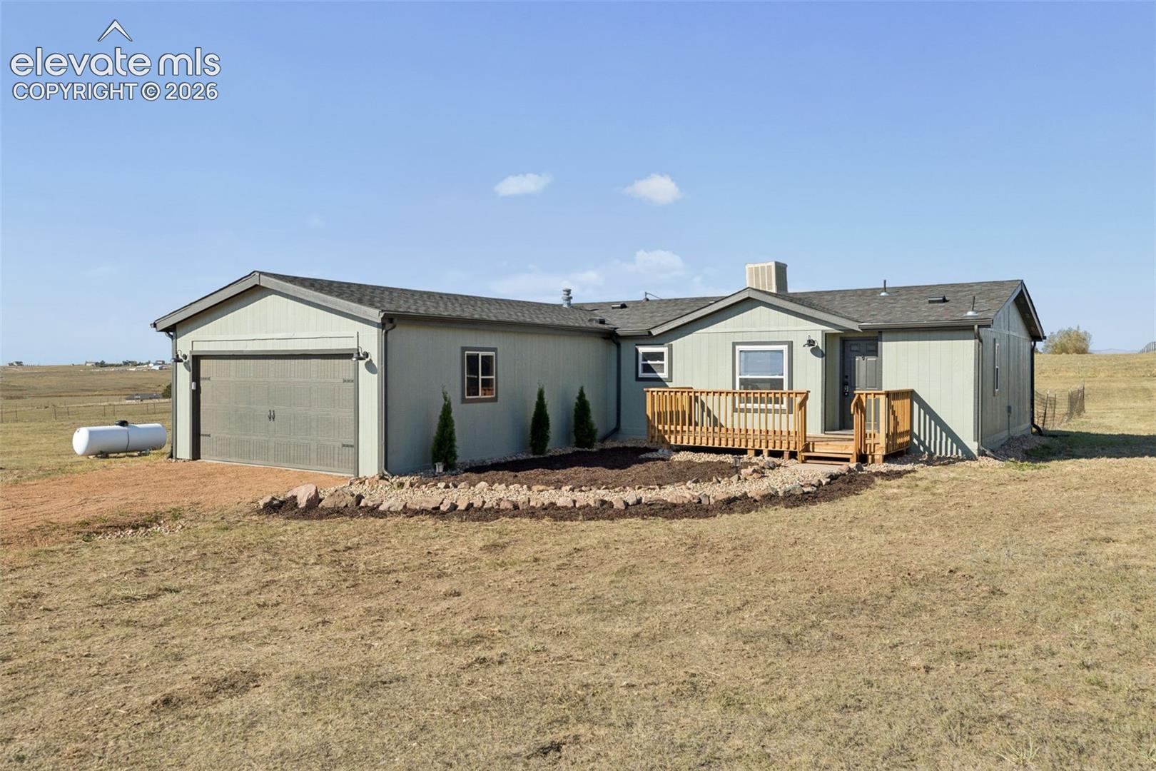 Listing photo 2 for 5510 Whipshaw Road
