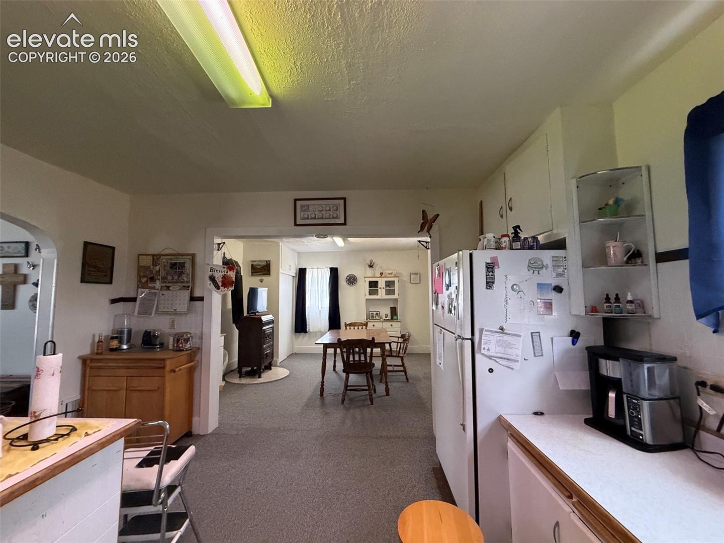 Listing photo 4 for 21064 Kelly Street