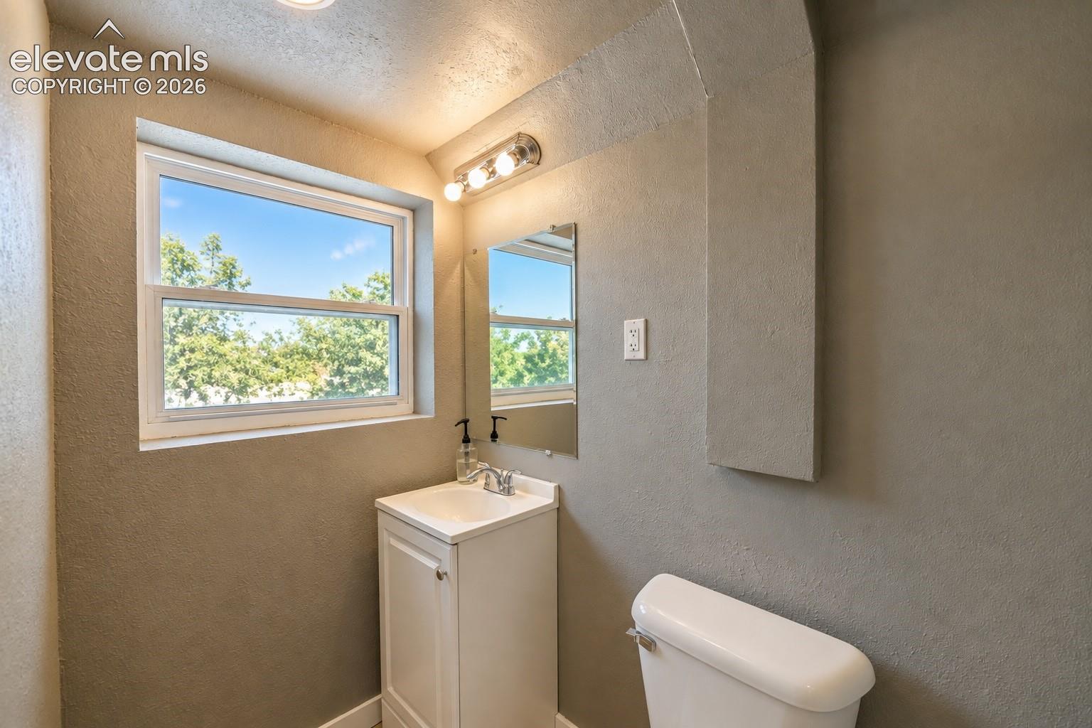 Listing photo 24 for 4020 Manzana Court