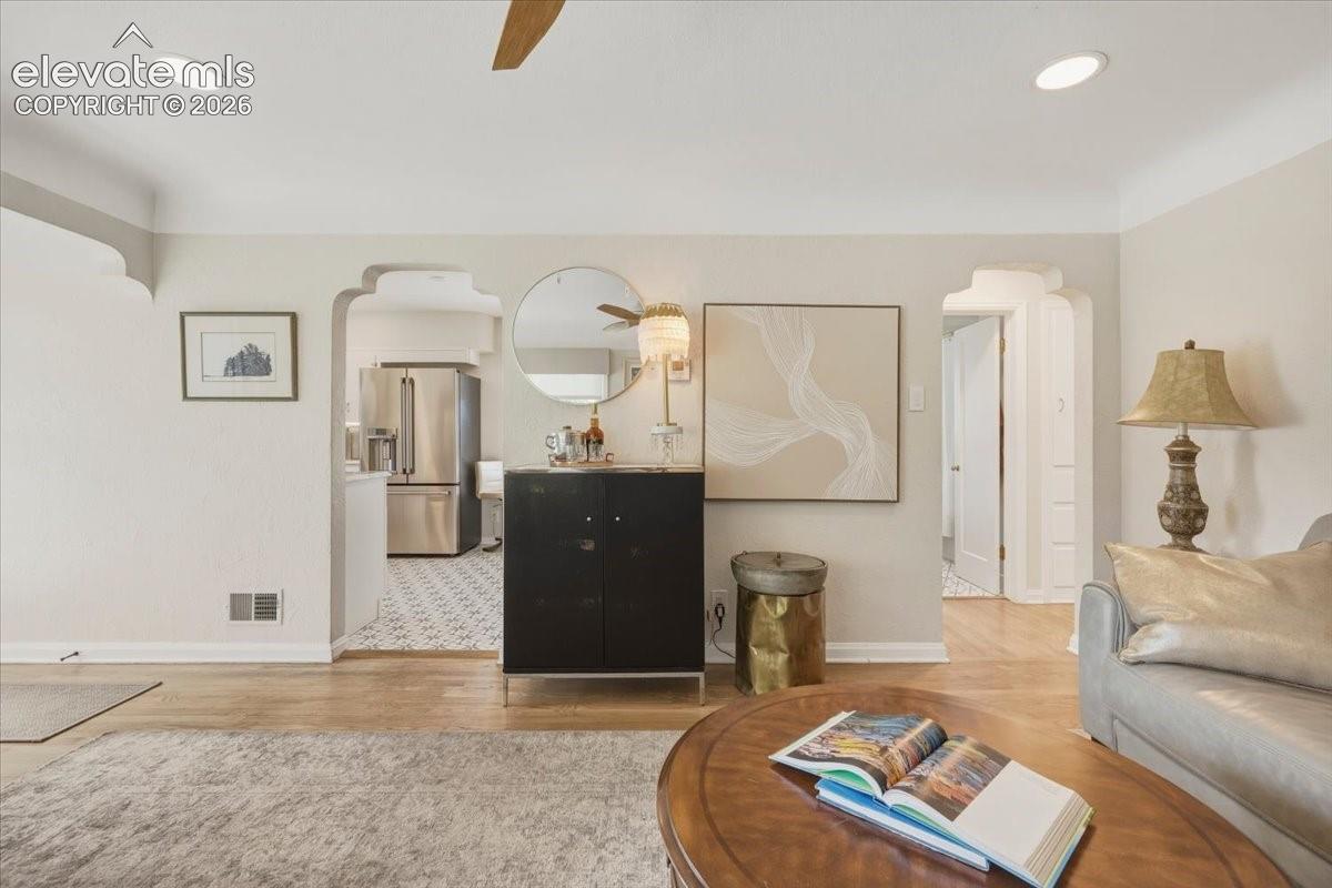Listing photo 15 for 1510 N El Paso Street