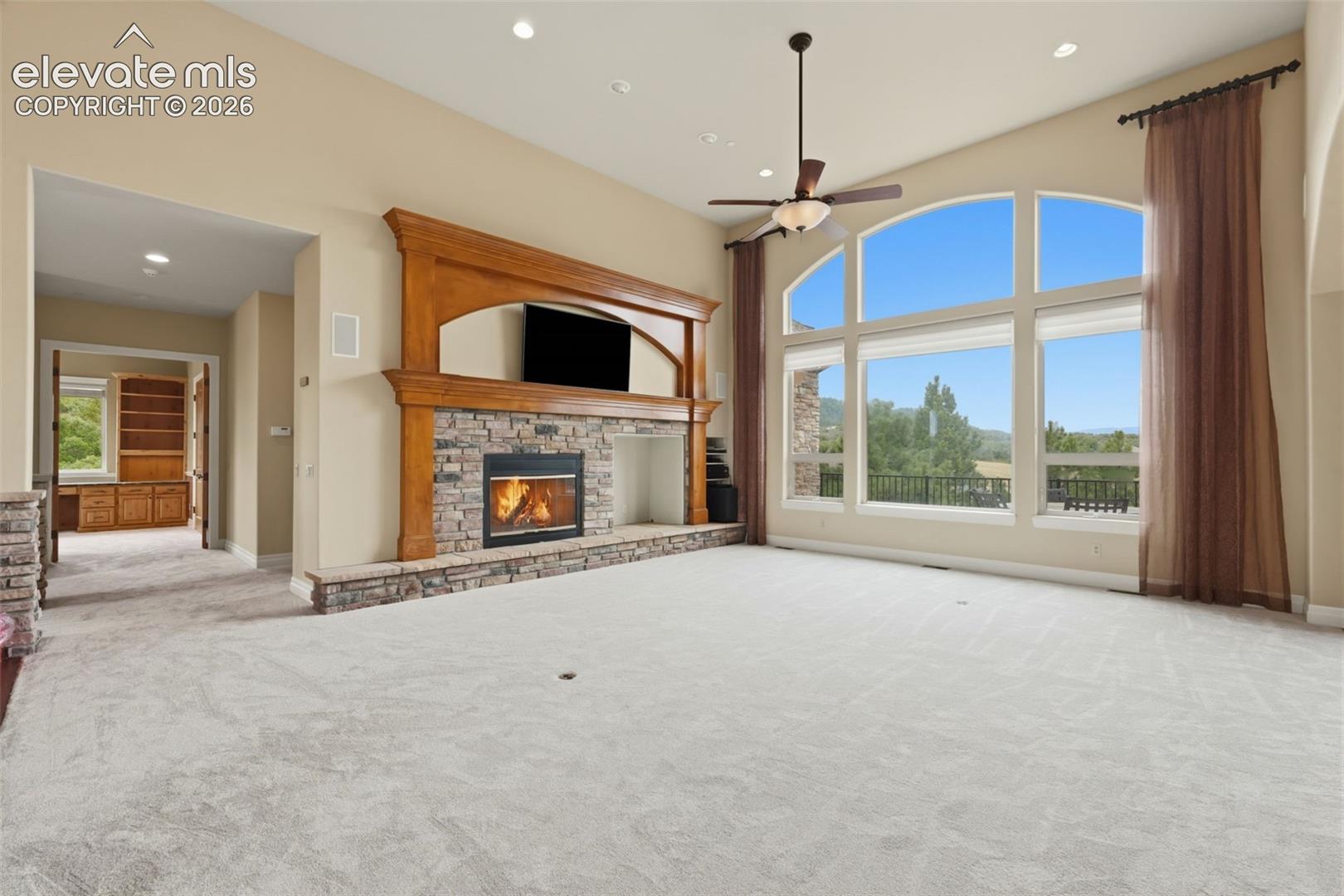 Listing photo 16 for 395 Young Circle