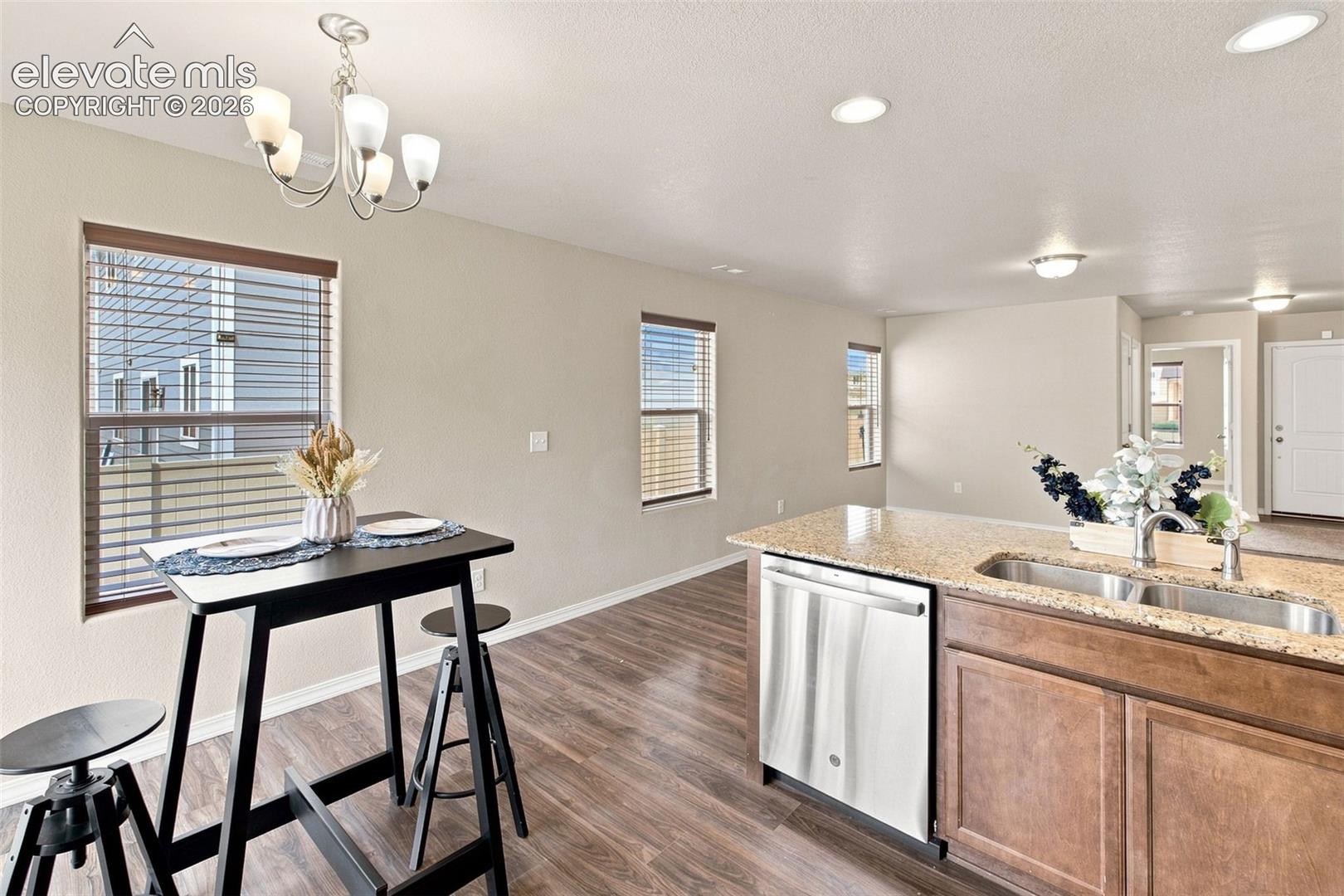 Listing photo 22 for 10864 Traders Parkway