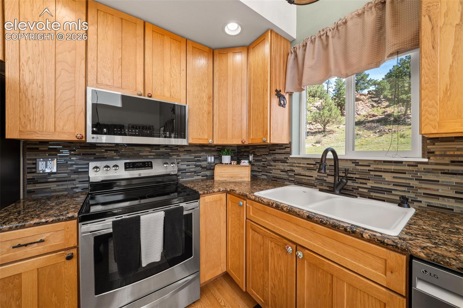 Listing photo 14 for 524 Spring Valley Drive