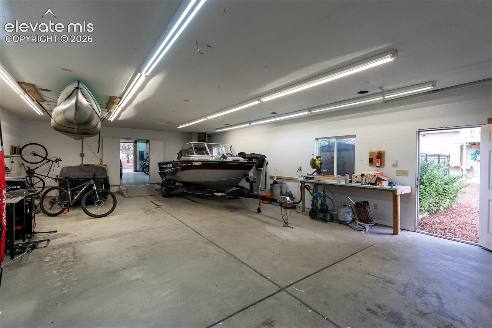 Listing photo 43 for 5119 Constitution Avenue