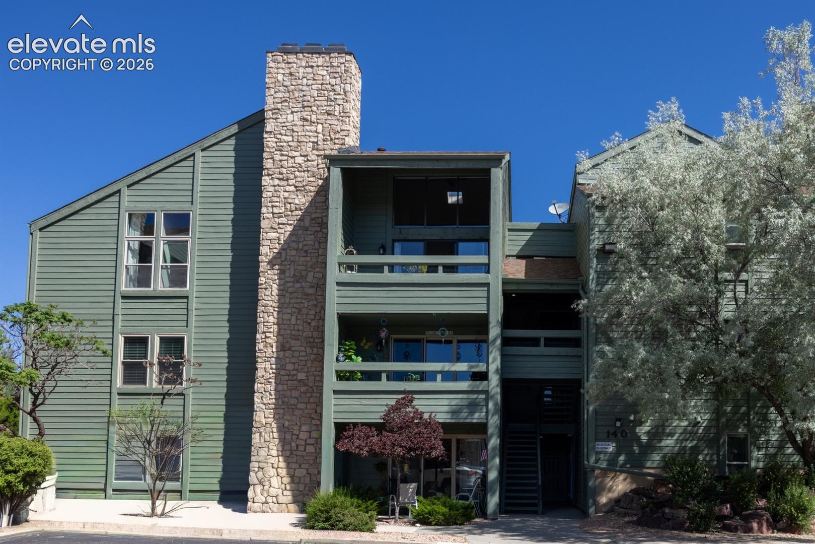 140 Rockrimmon Boulevard