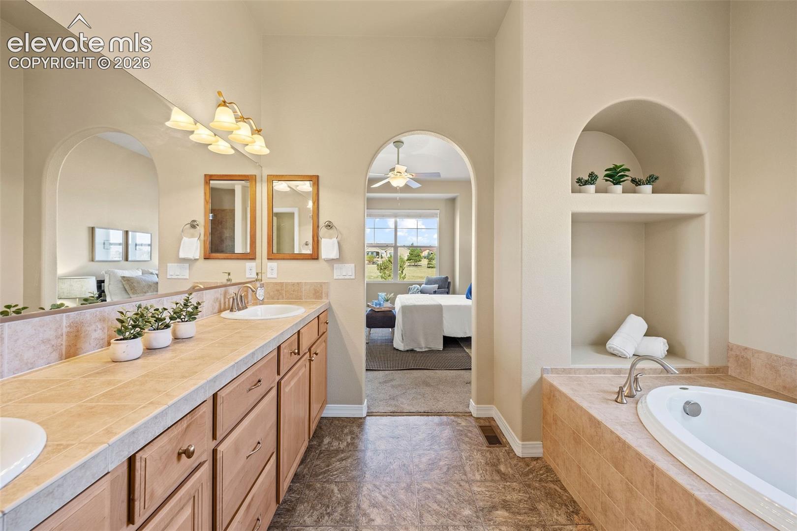 Listing photo 23 for 11386 San Luis Peak Way