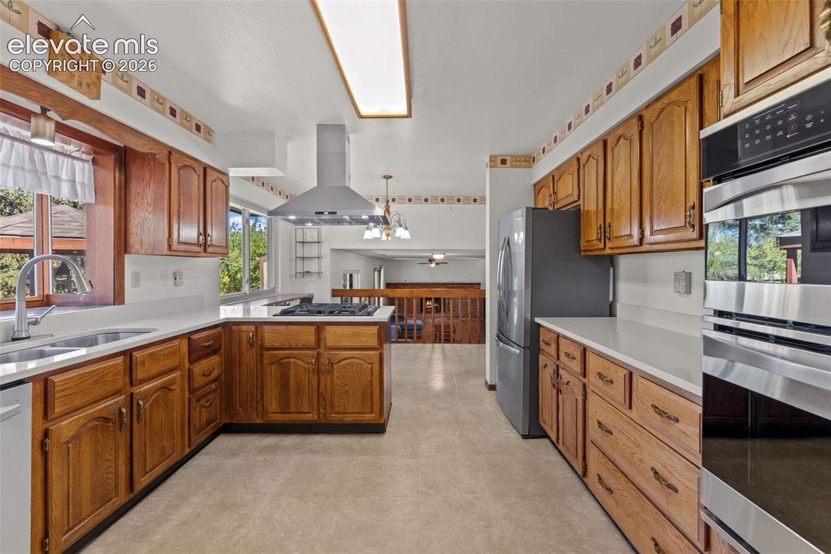Listing photo 10 for 3025 Windjammer Drive