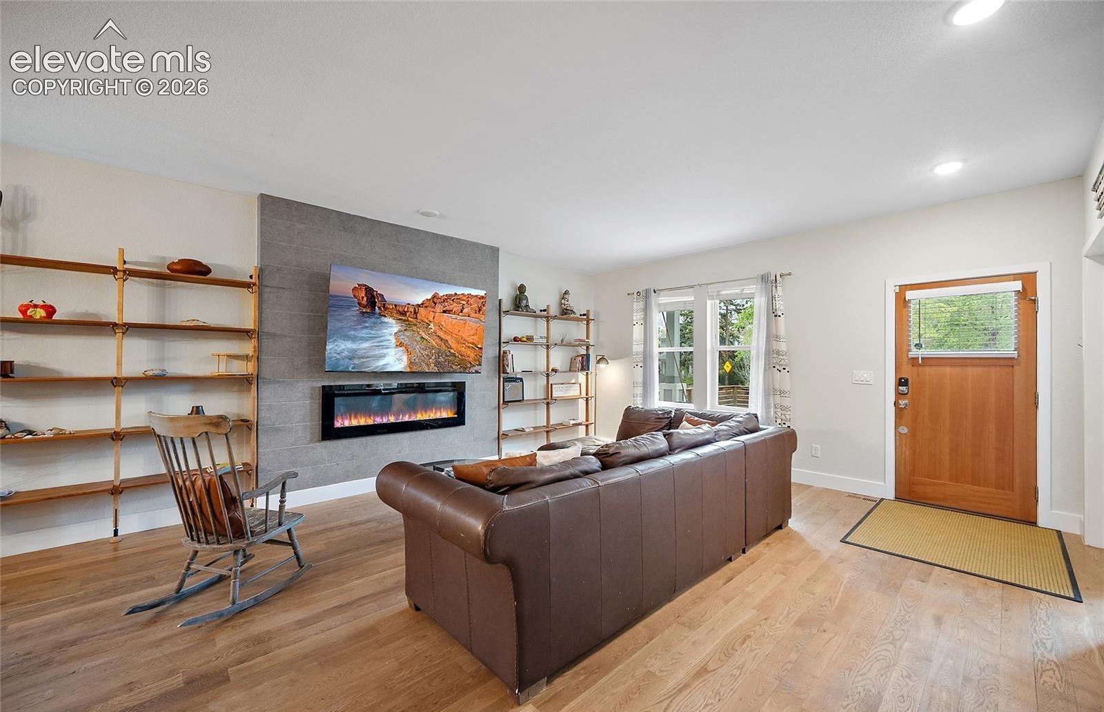 Listing photo 6 for 1007 E Boulder Street