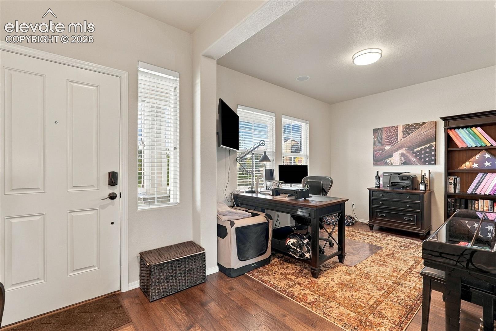 Listing photo 5 for 967 Spectrum Loop