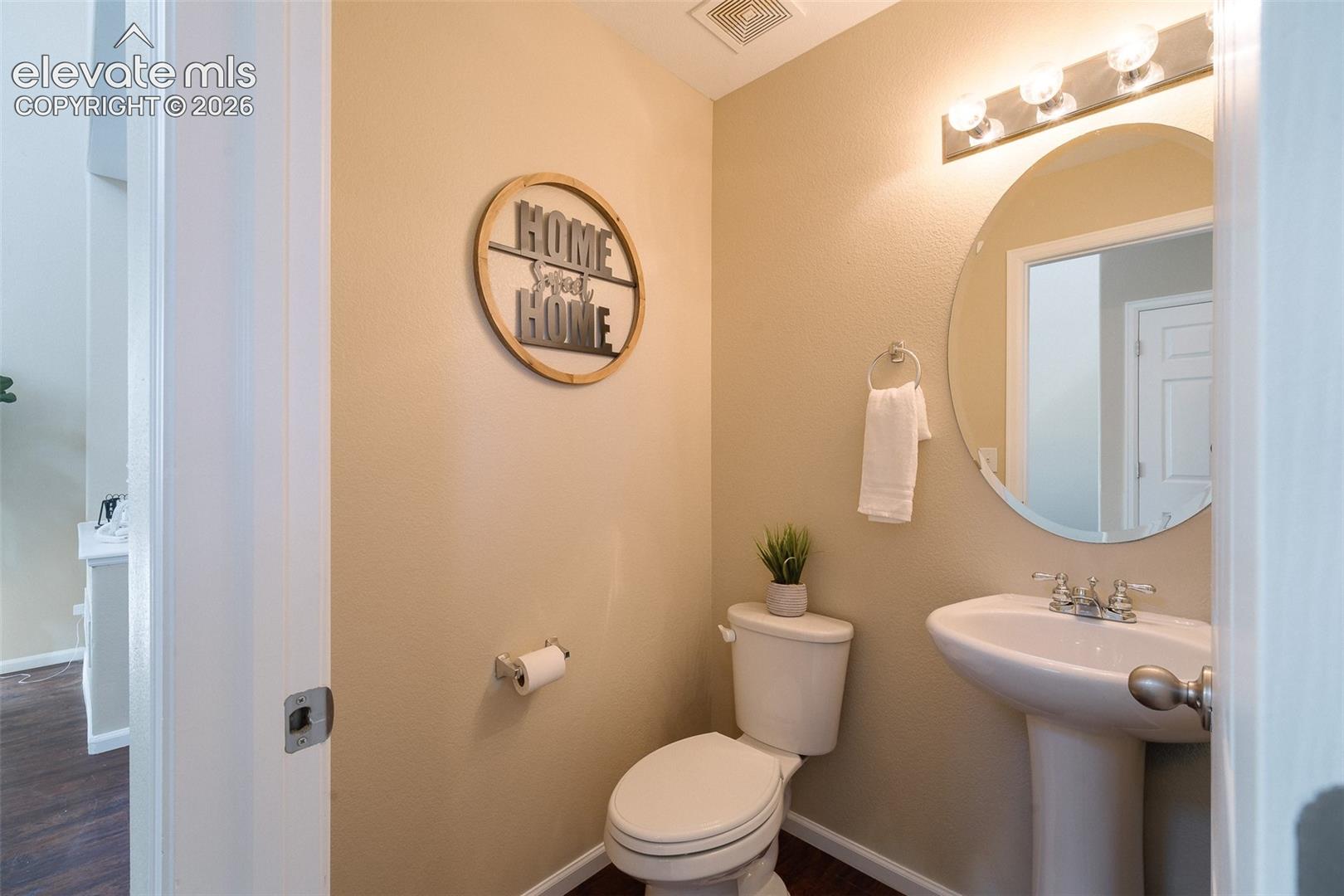 Listing photo 17 for 7752 Blue Vail Way
