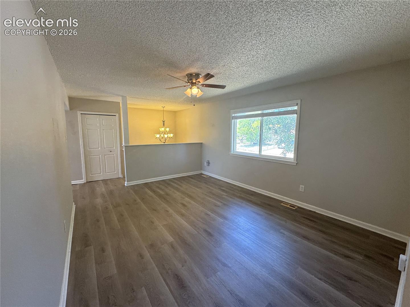 Listing photo 13 for 6910 Fielding Circle