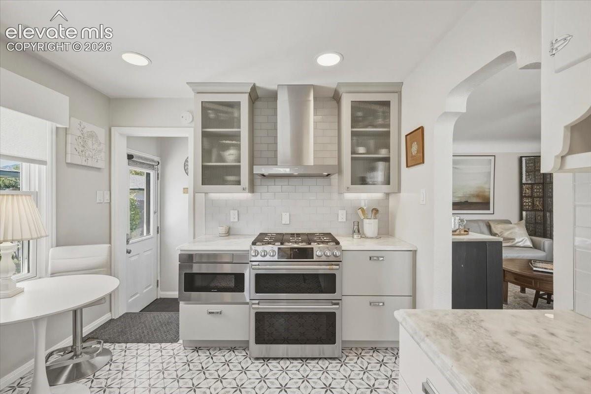 Listing photo 17 for 1510 N El Paso Street