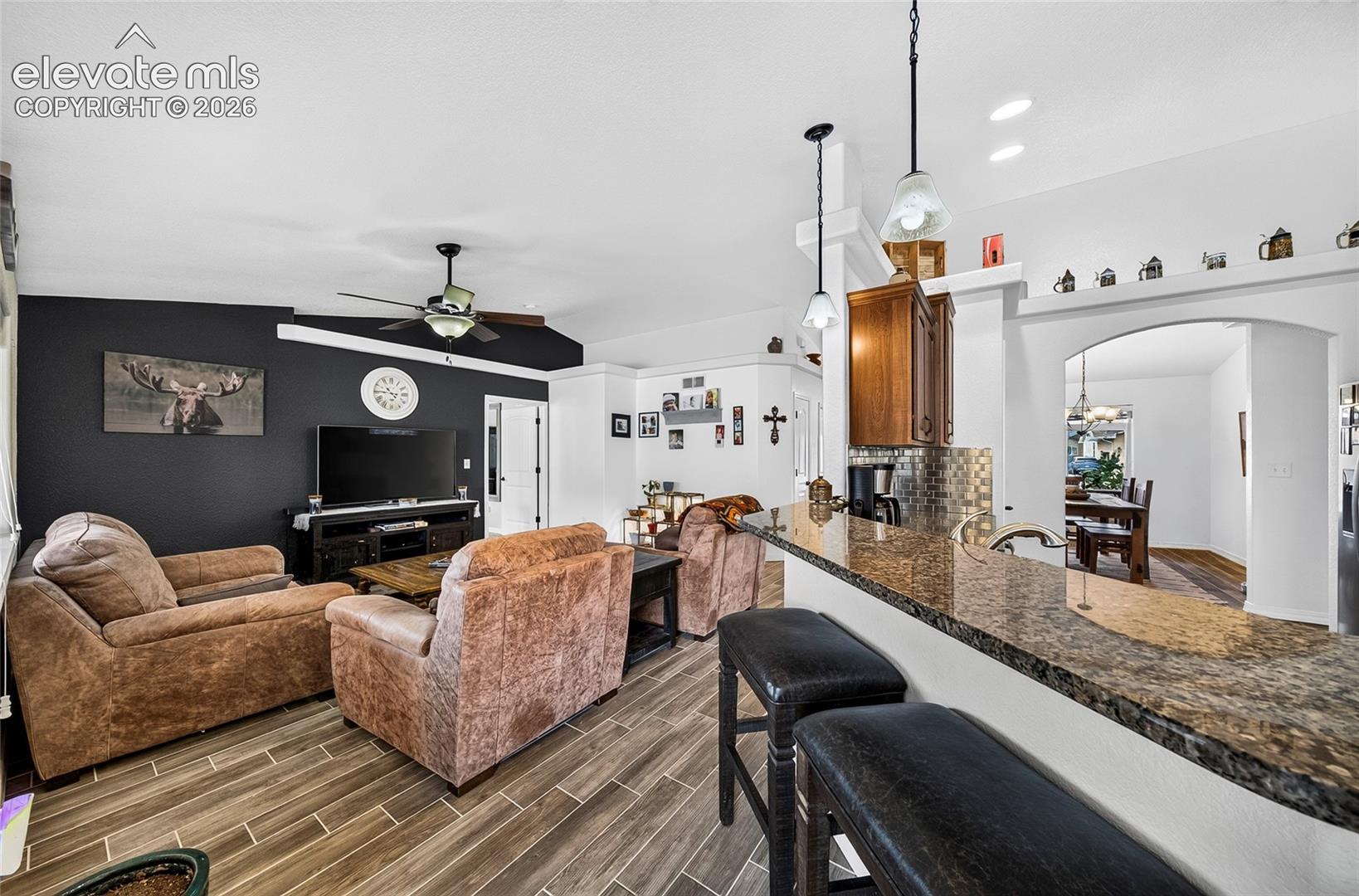 Listing photo 7 for 2311 Meadowlark Lane