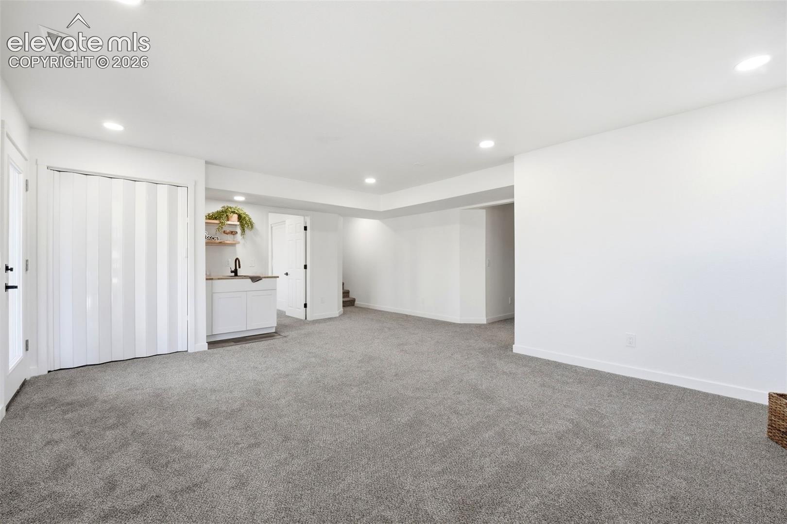 Listing photo 23 for 1361 S Tonalea Drive