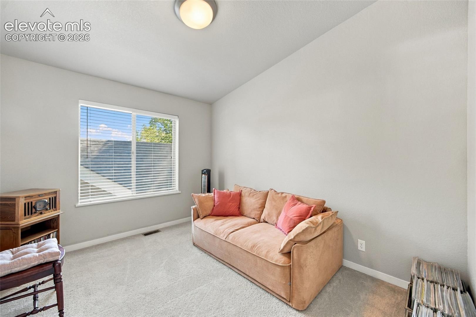 Listing photo 12 for 1317 W Colorado Avenue