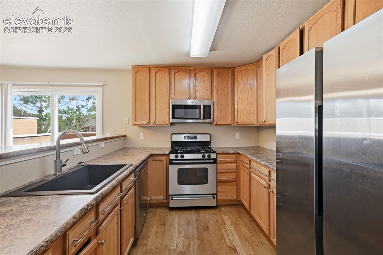 2310 La Salle Street, photo 8