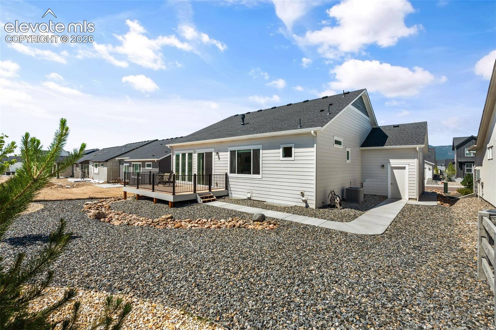 Listing photo 3 for 17557 Cerberus Court