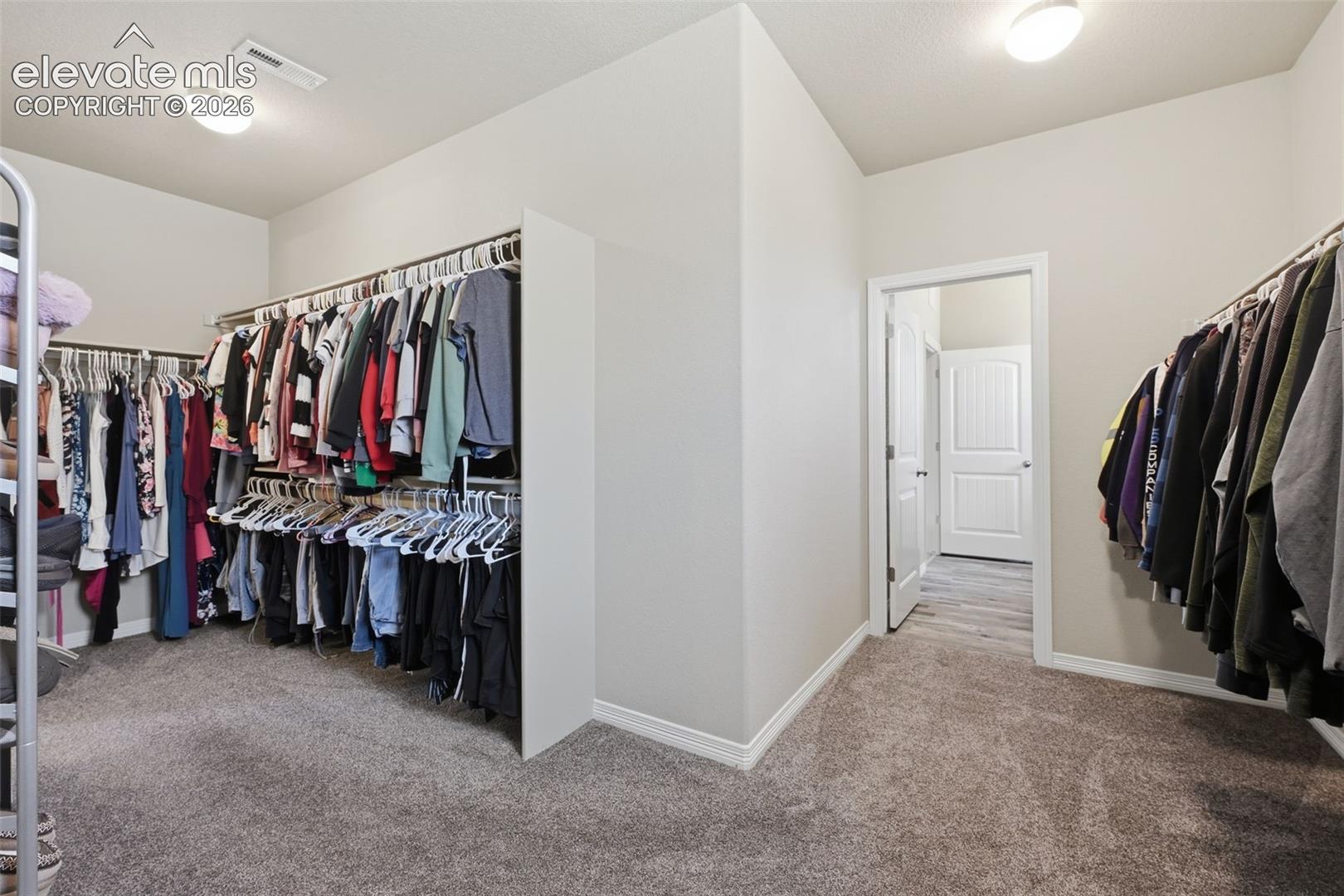 Listing photo 8 for 12810 Windingwalk Drive