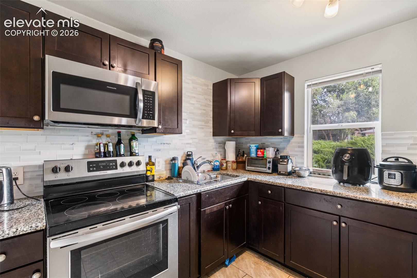 Listing photo 12 for 1017 /1019 N Elizabeth Street