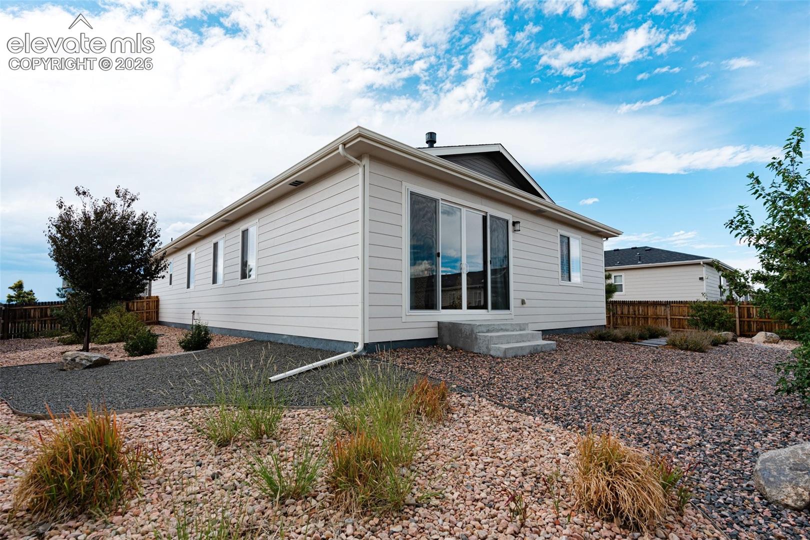 Listing photo 26 for 1592 Maggie Mae Lane