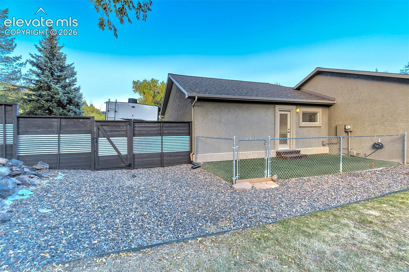 Listing photo 42 for 1825 Parkview Boulevard