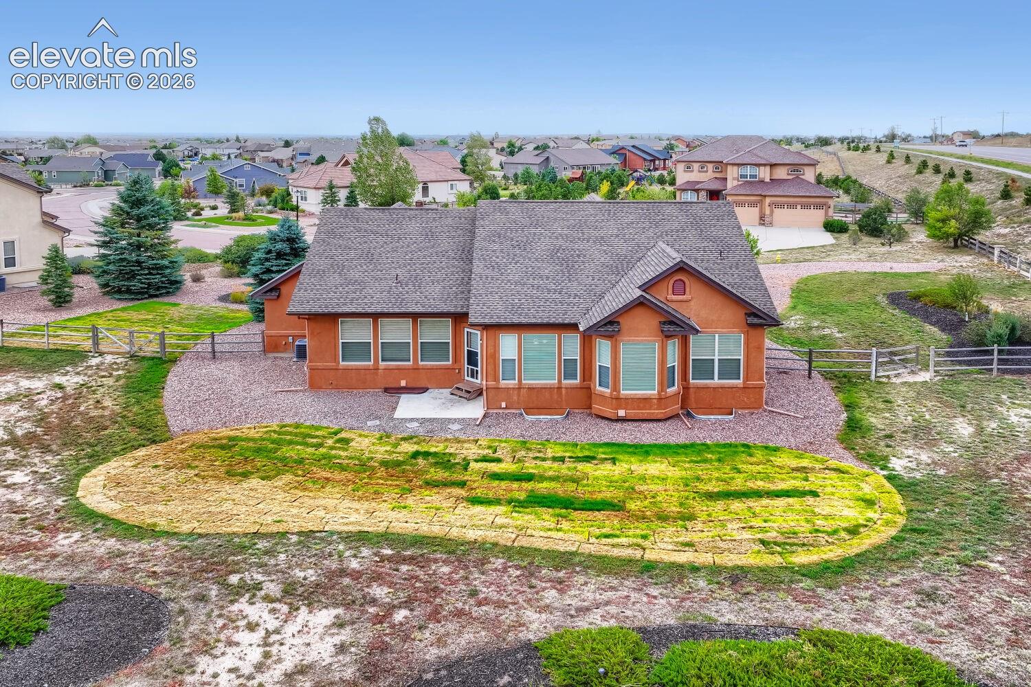 Listing photo 3 for 10967 Klondike Drive