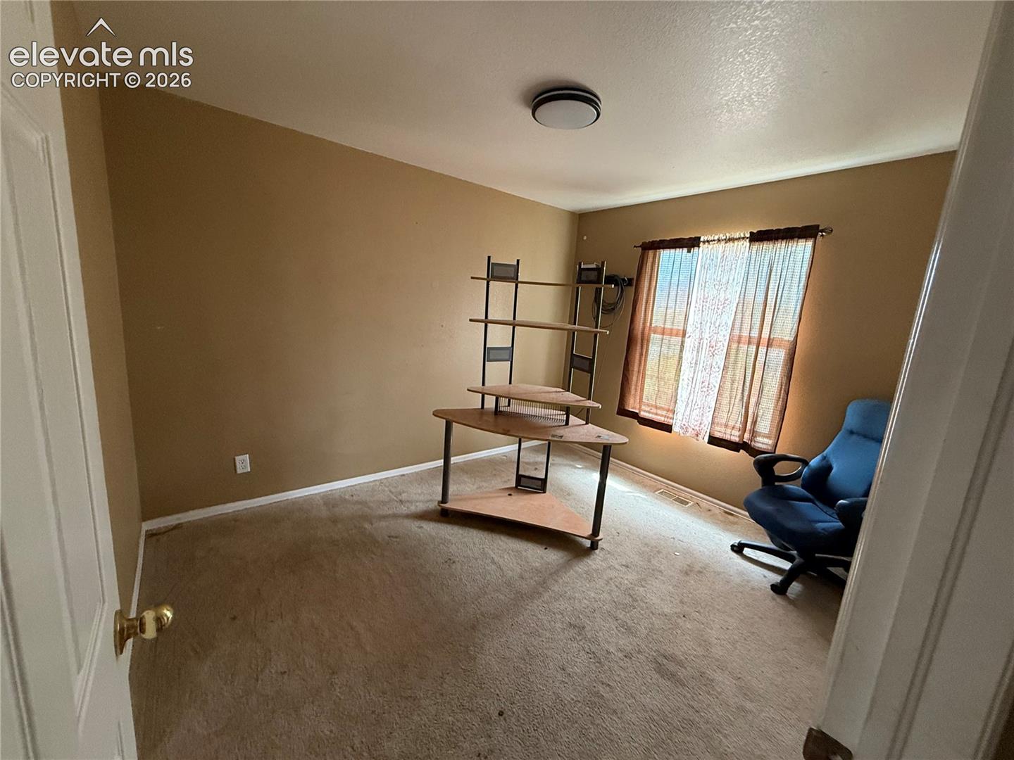 Listing photo 16 for 193 W Legend Drive