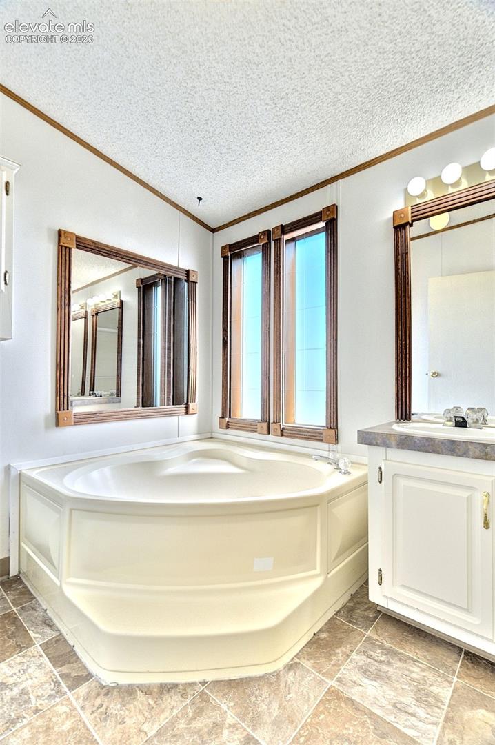 Listing photo 25 for 6375 Field View