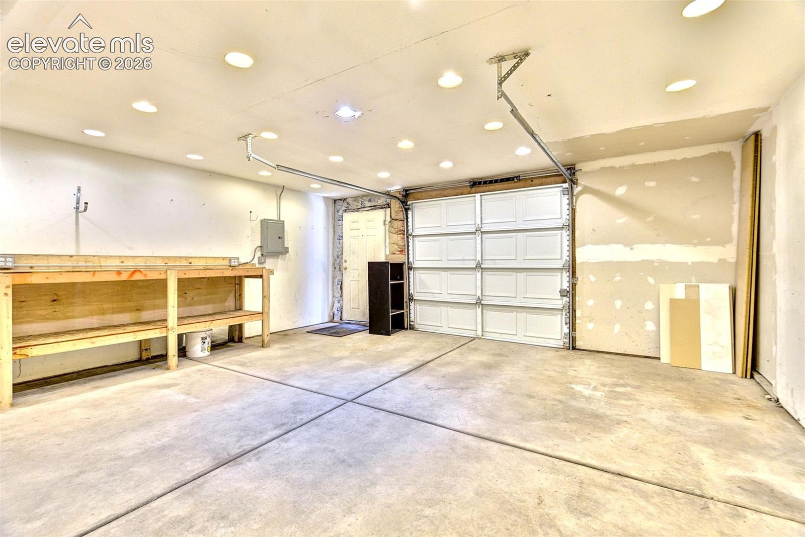 Listing photo 32 for 6375 Field View