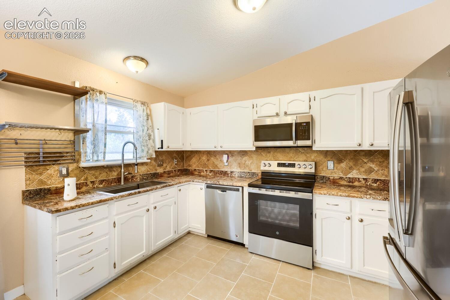 Listing photo 11 for 4474 Cassidy Street