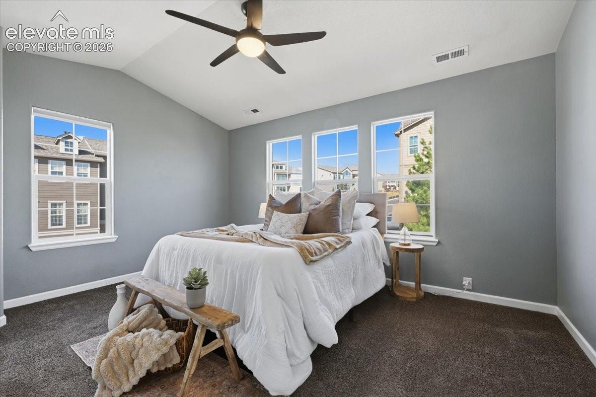 Listing photo 4 for 996 Burning Bush Point