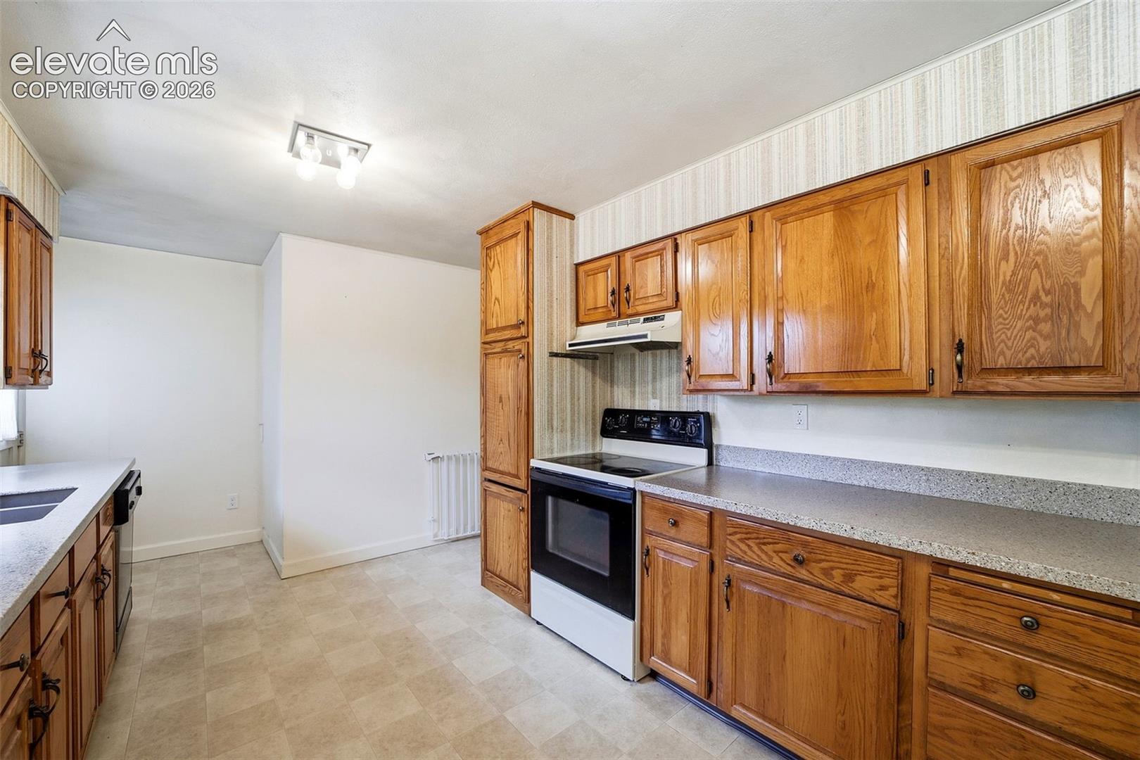 Listing photo 13 for 1406 Iowa Avenue