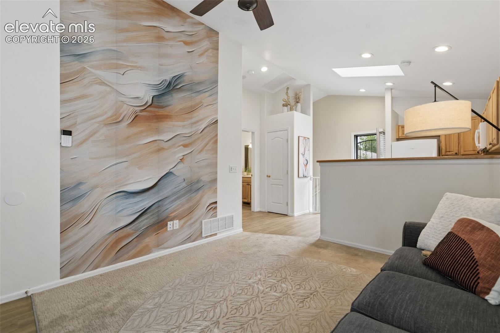 Listing photo 5 for 3021 Virginia Avenue